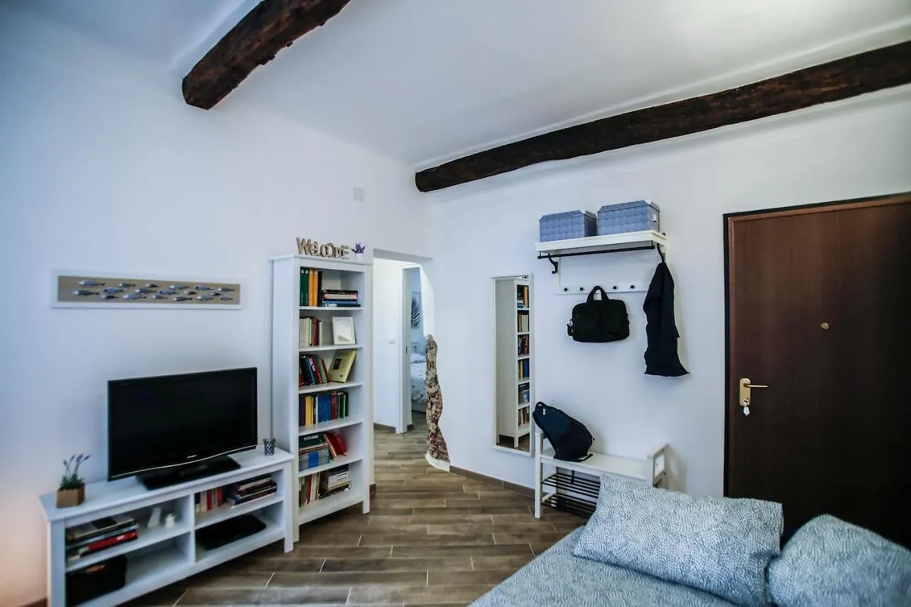 Apartment Vivi Nel Cuore Del Centro Storico Di Genova